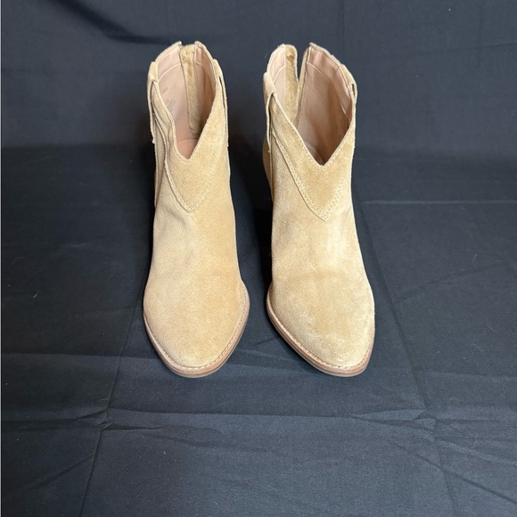 Matisse Arrow, Western Suede Bootie With Almond Toe. - Picture 3 of 8